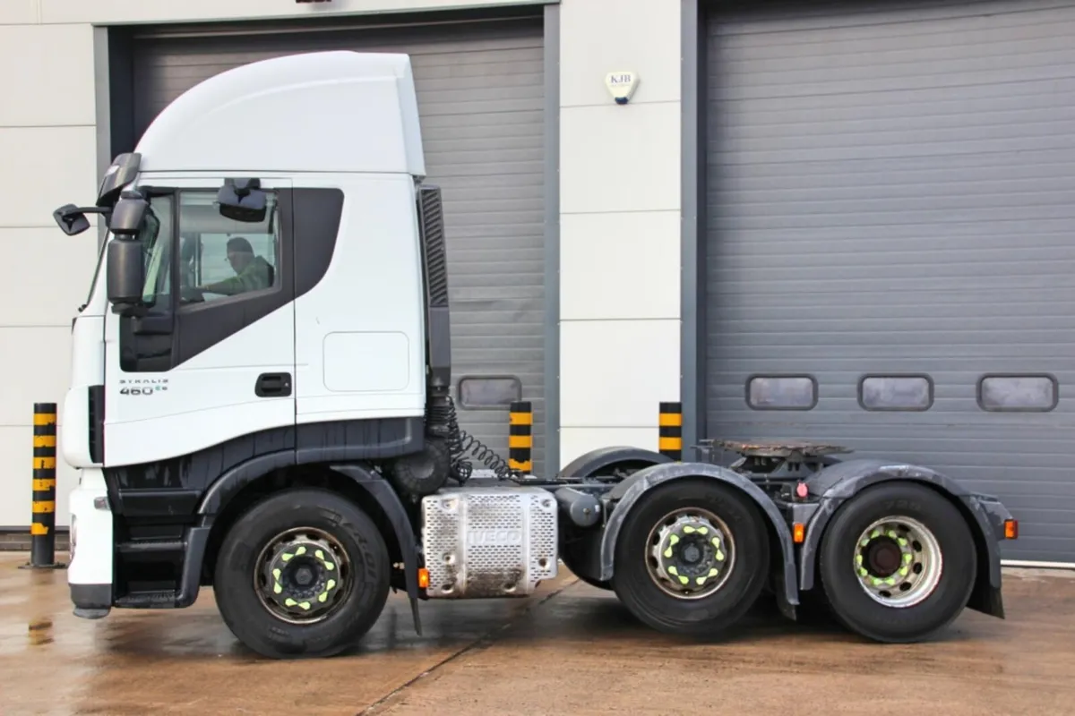 2016 IVECO STRALIS 460 6X2 TRACTOR UNIT - Image 4