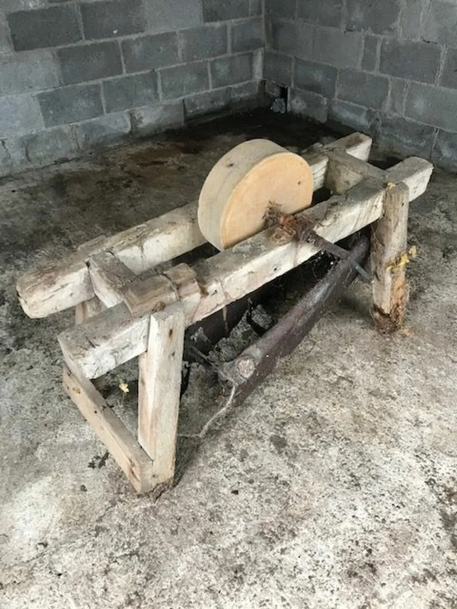 Antique Sandstone wheel - Image 1