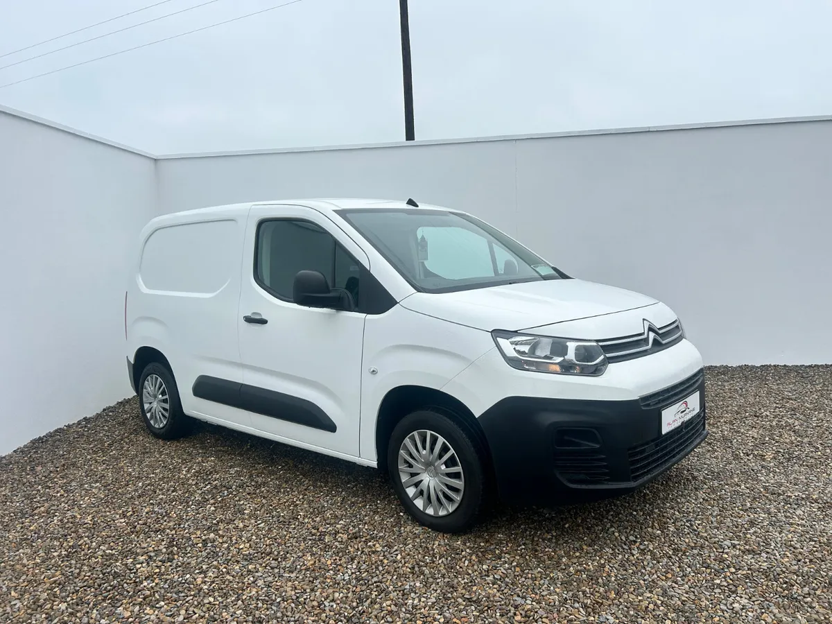 Citroen Berlingo as new condition 2021 - Image 1