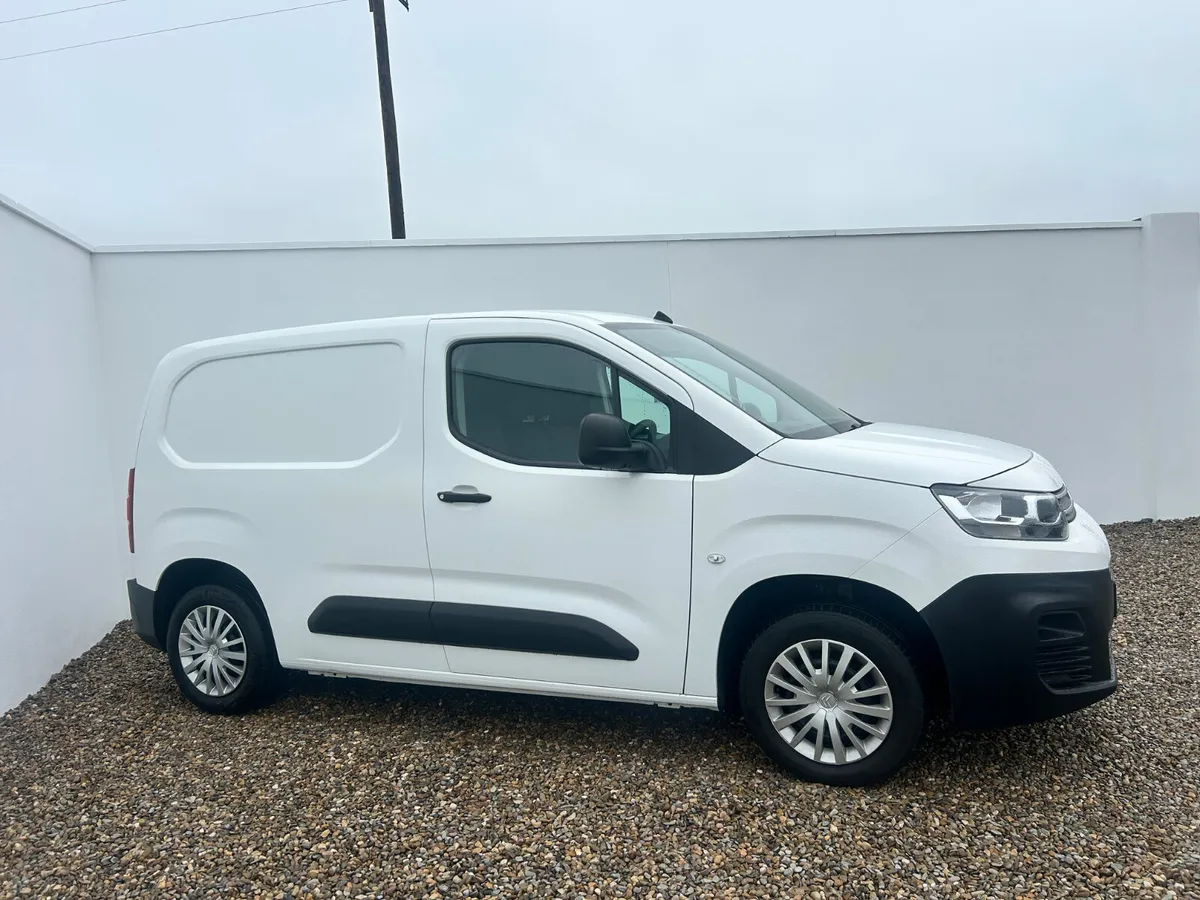 Citroen Berlingo as new condition 2021 - Image 2