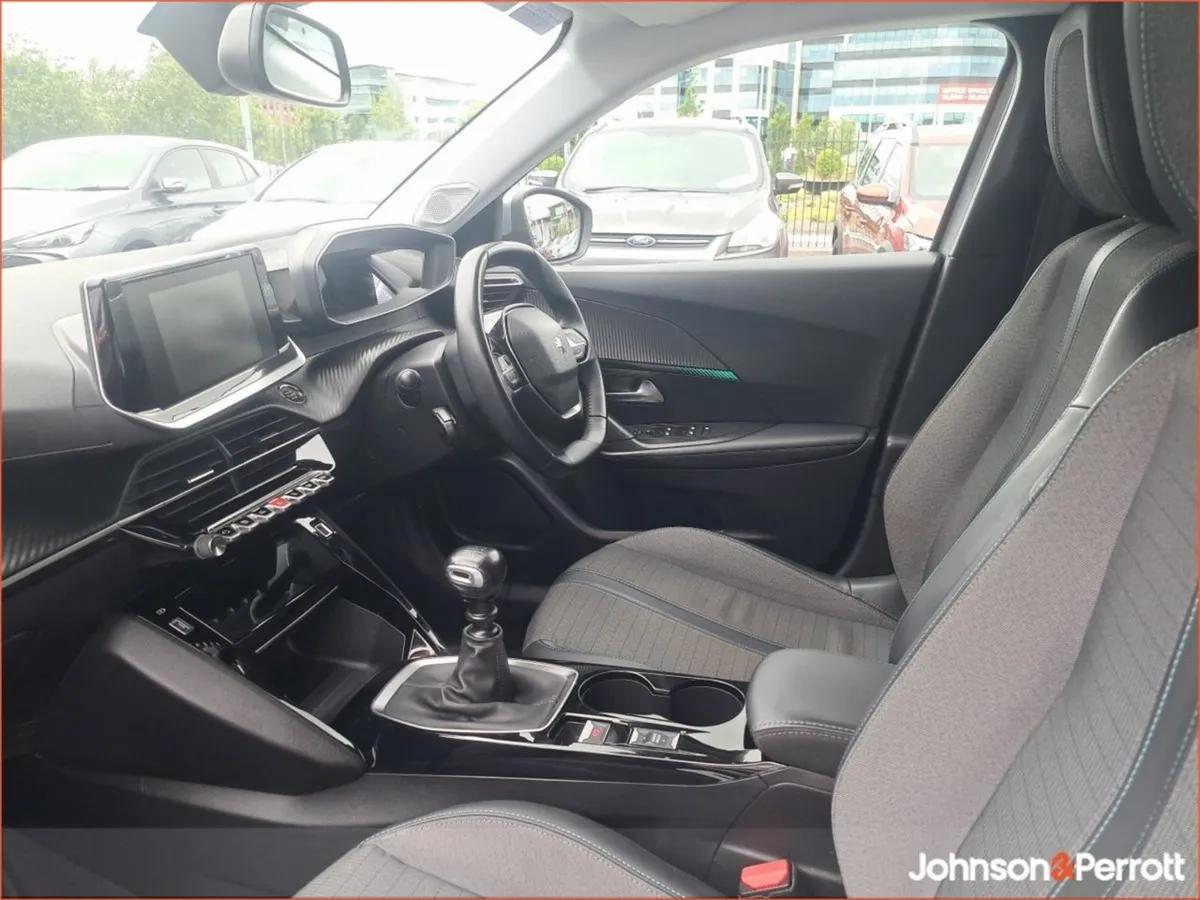 Peugeot 2008 1.2 Puretech 100bhp Allure - Image 4