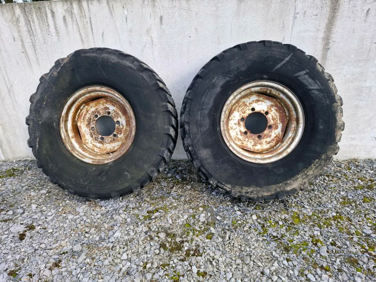 6 stud 20" rims and tyres
