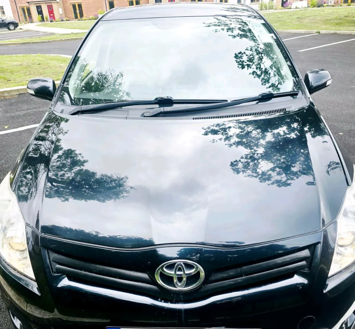 Toyota Auris 1.33 Vvt-i TR  99bhp 5 5DR 100BHP - Image 1