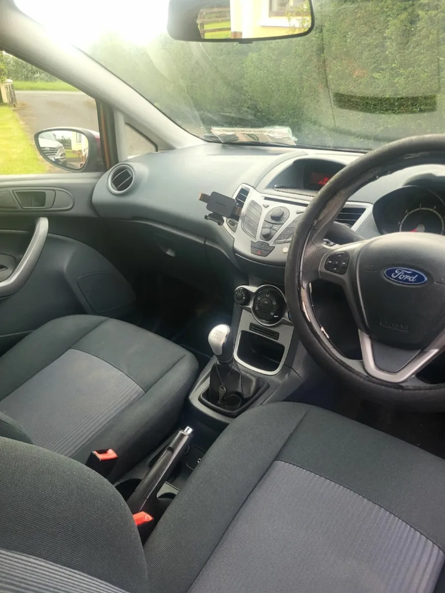 Ford Fiesta 2010 - Image 4