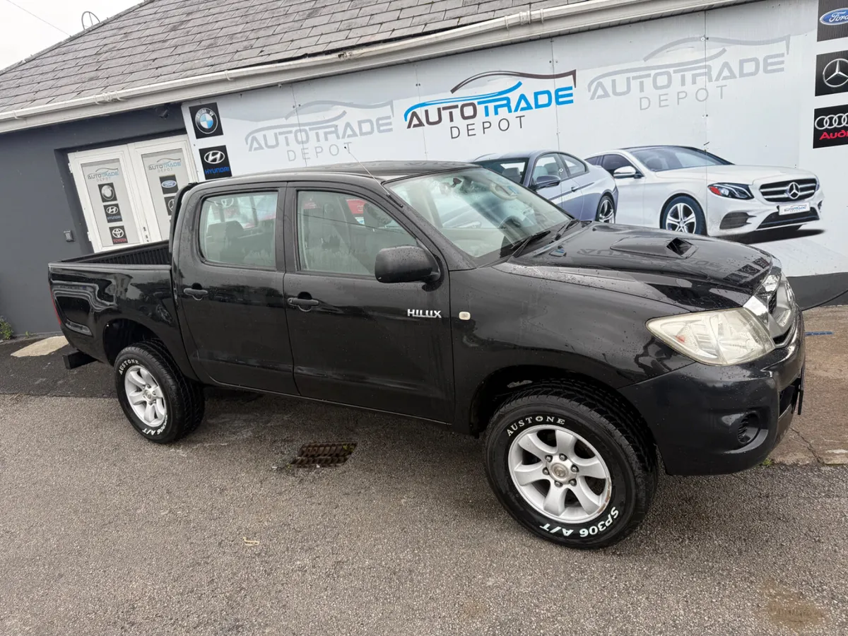 TOYOTA HILUX MINT CONDITION - Image 1