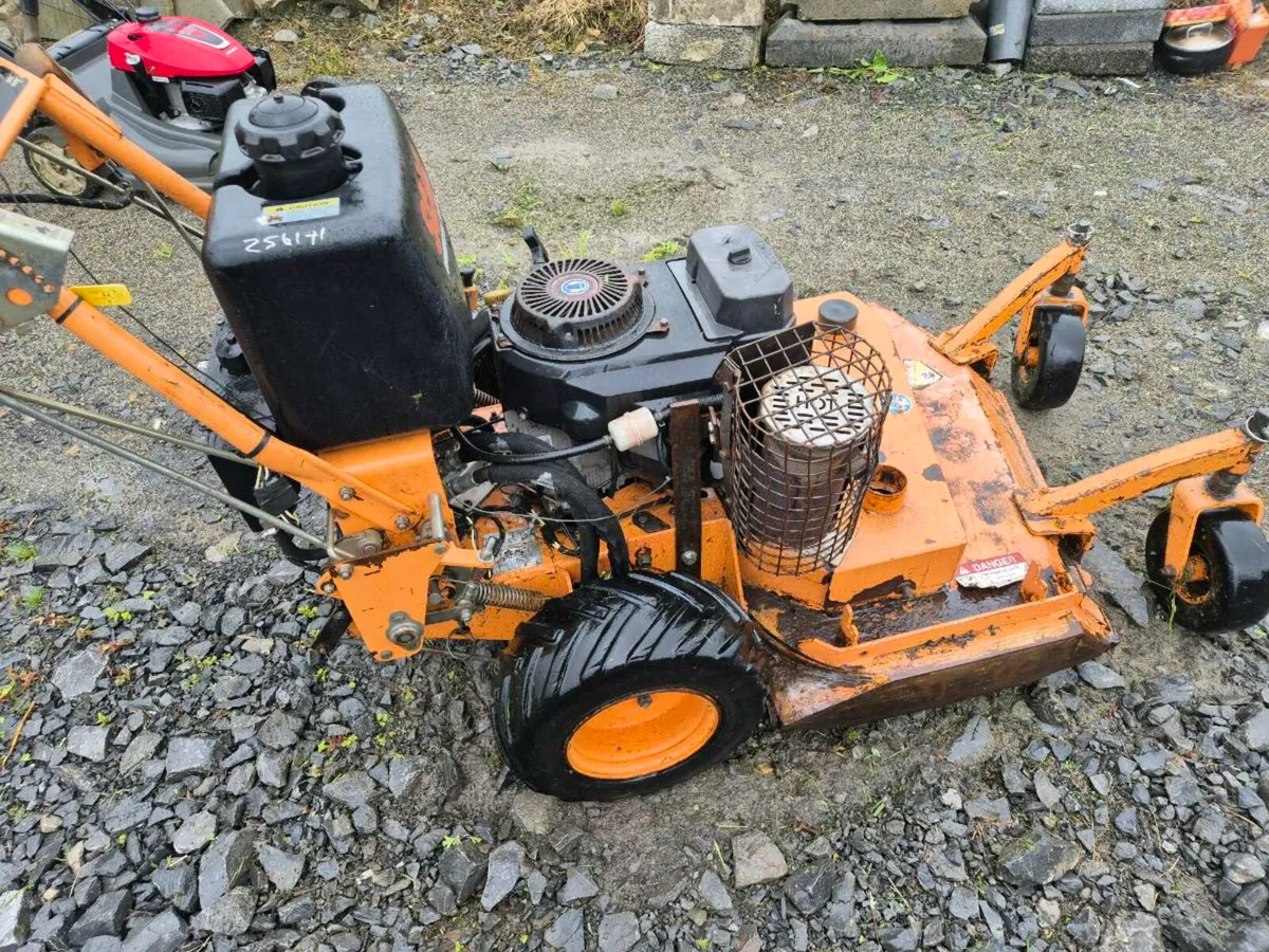 Scag mower. - Image 4