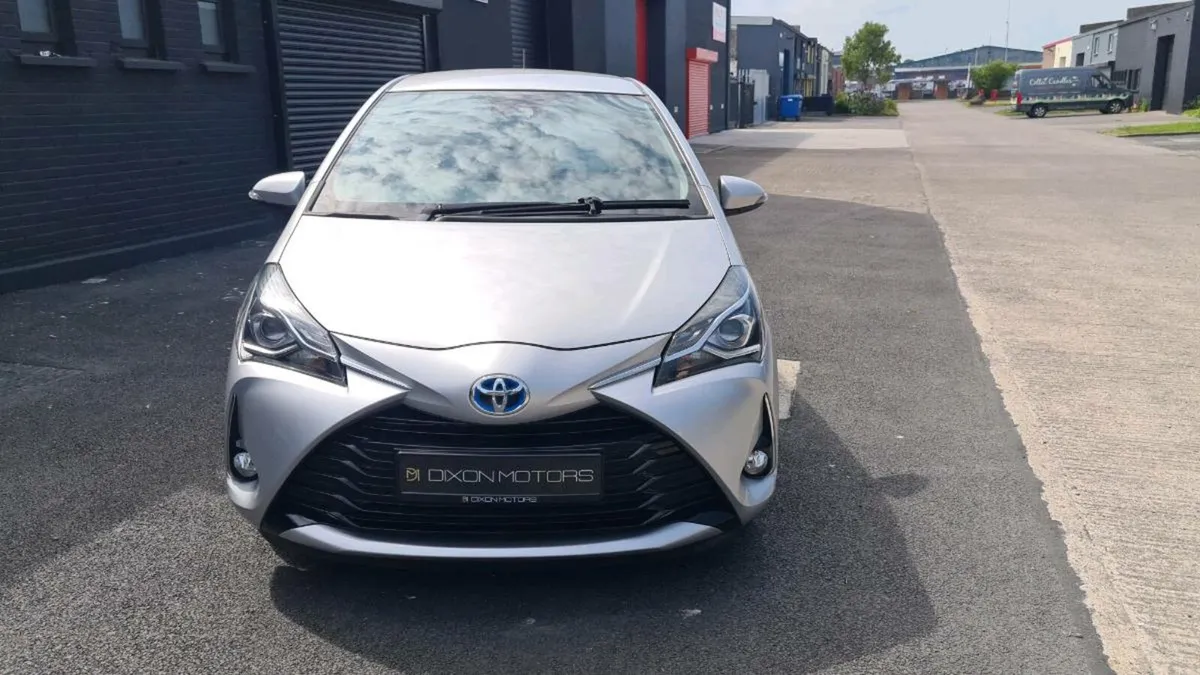 Toyota Yaris Hybrid Auto - Image 4