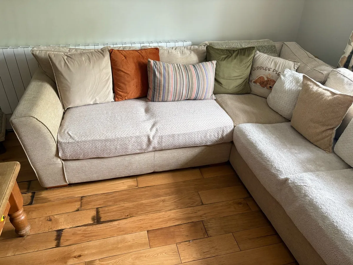 Corner sofa - Image 1