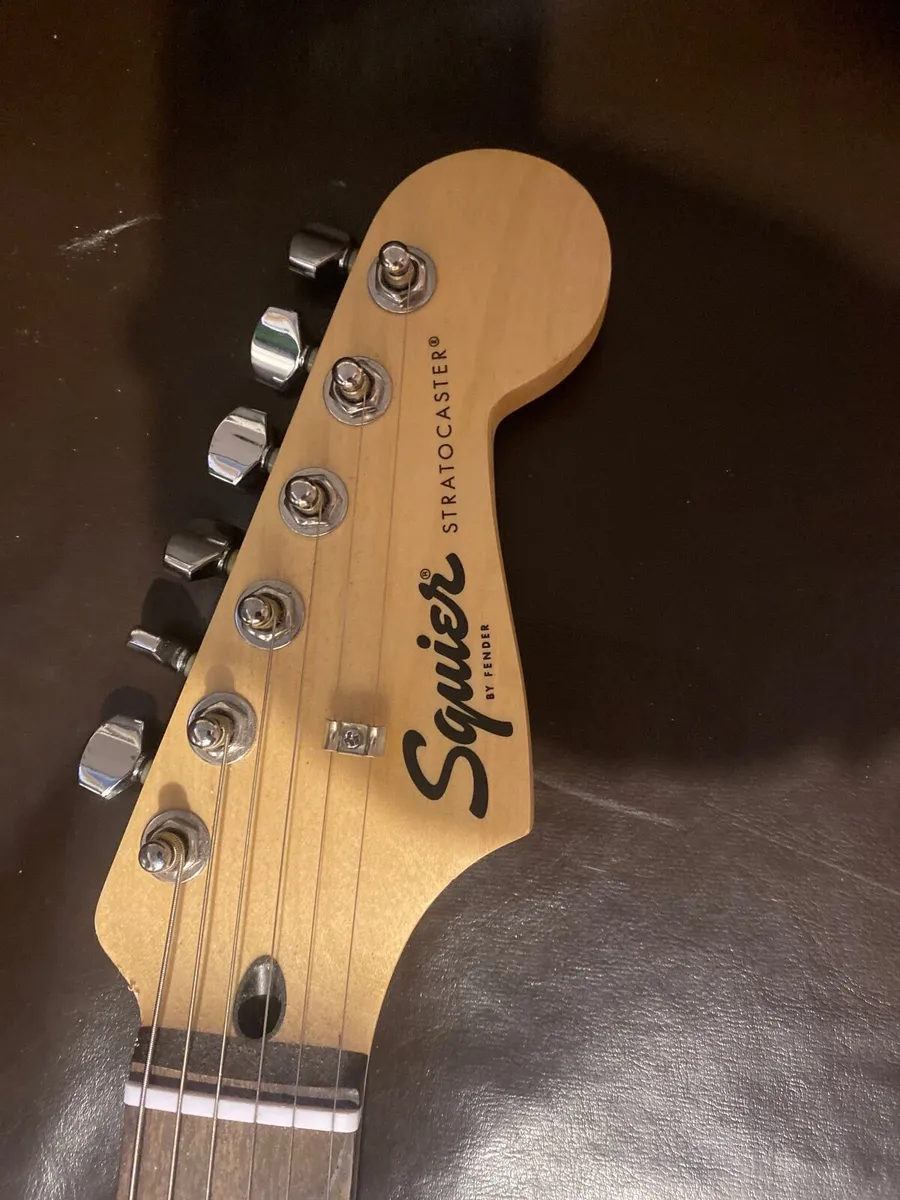 Electric guitar - Image 2