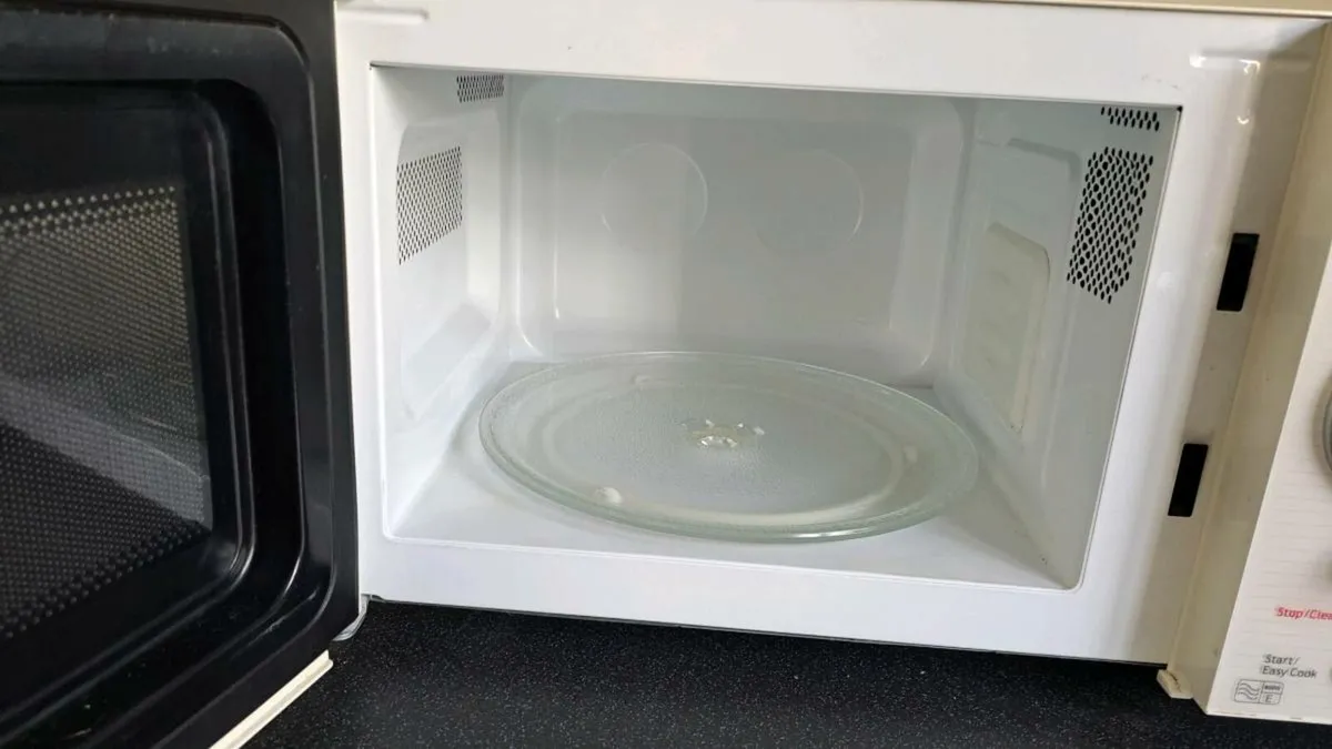 Retro Microwave. - Image 3