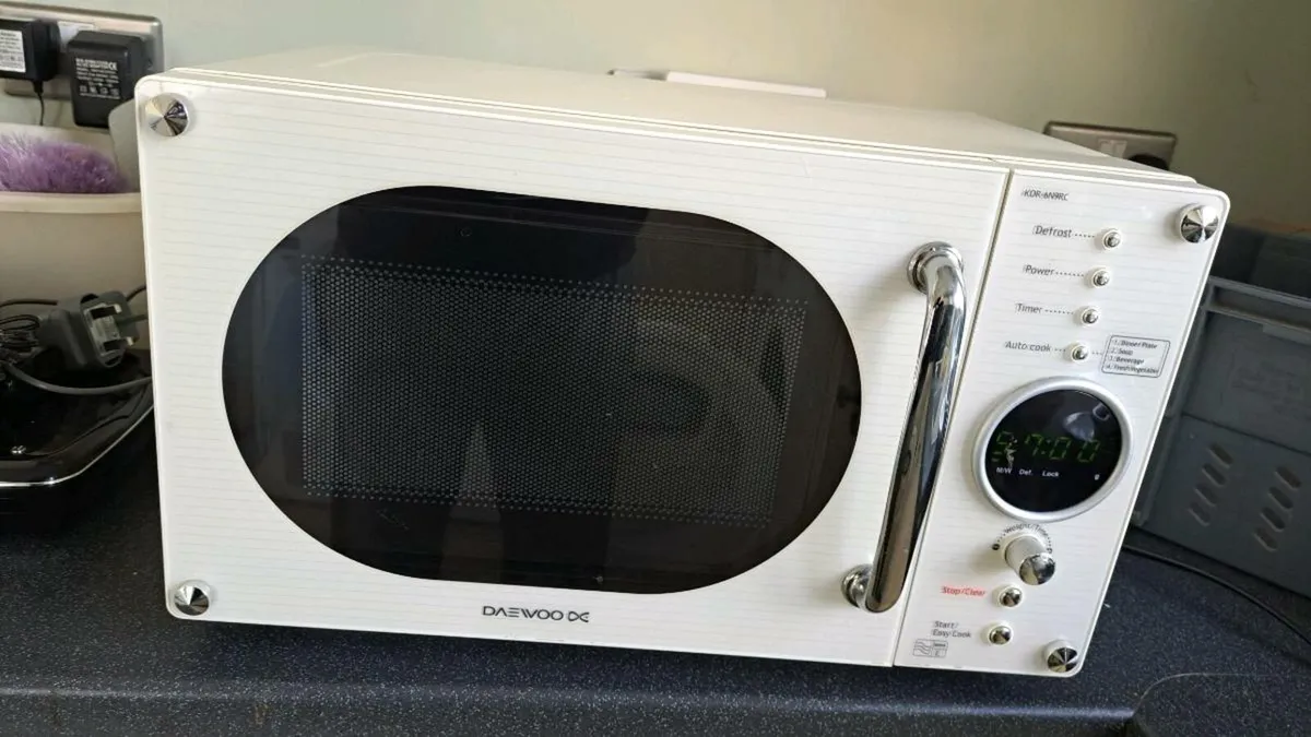 Retro Microwave. - Image 4