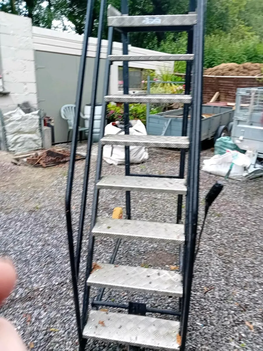 Mobile steps heavy duty. - Image 2