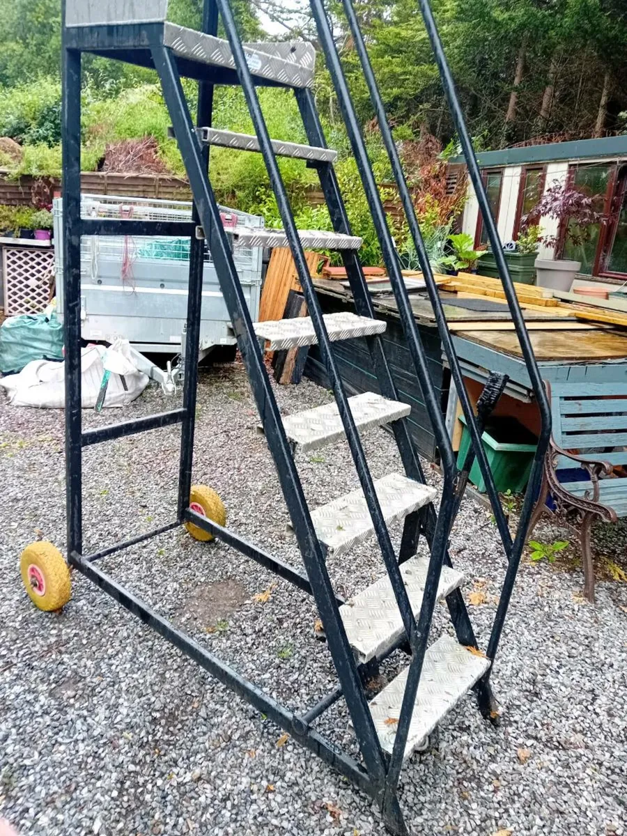 Mobile steps heavy duty. - Image 3