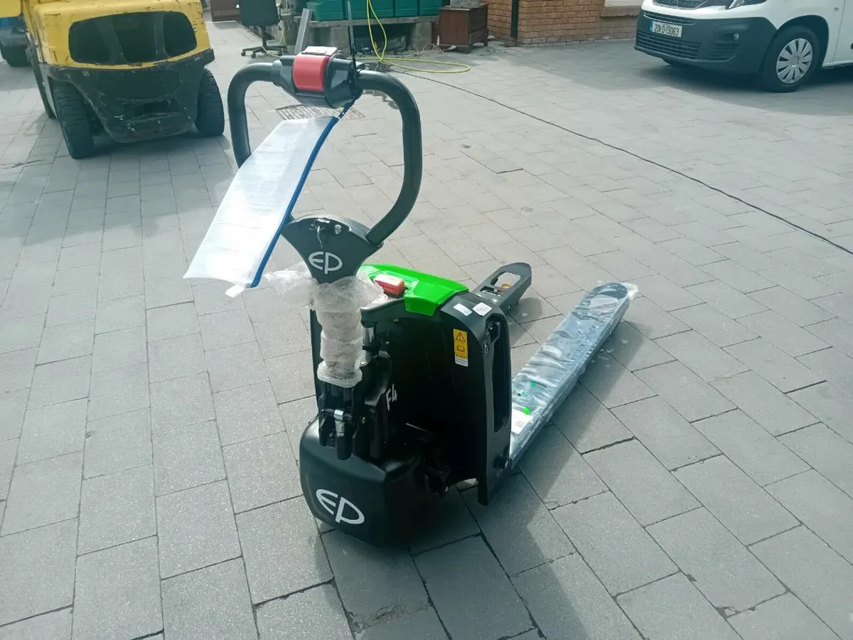 F4 electric pallet truck 1.5 Ton lithium - Image 2