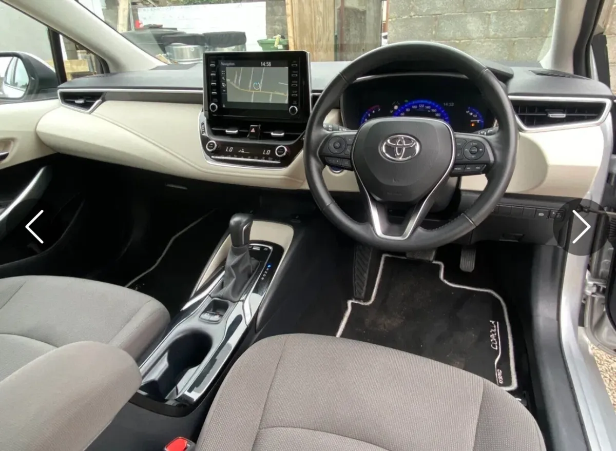 Toyota Corolla Luna Sport * LOW KM - Image 2