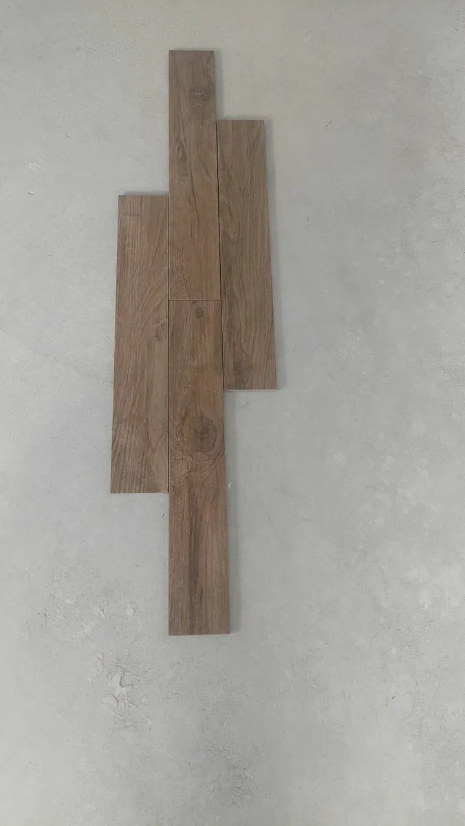 Nebraska Oak Wood Effect Tile - Image 2