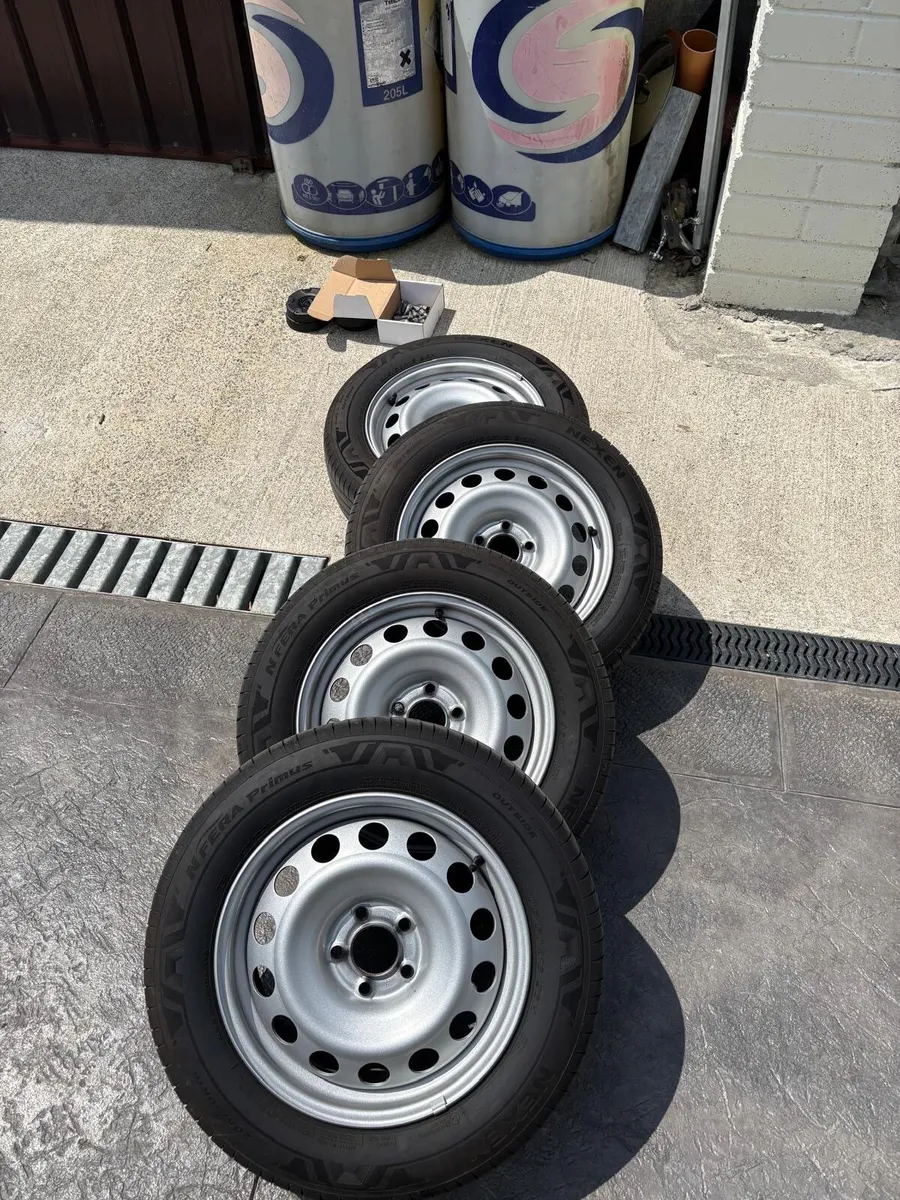 Wheels and tyres - Image 1