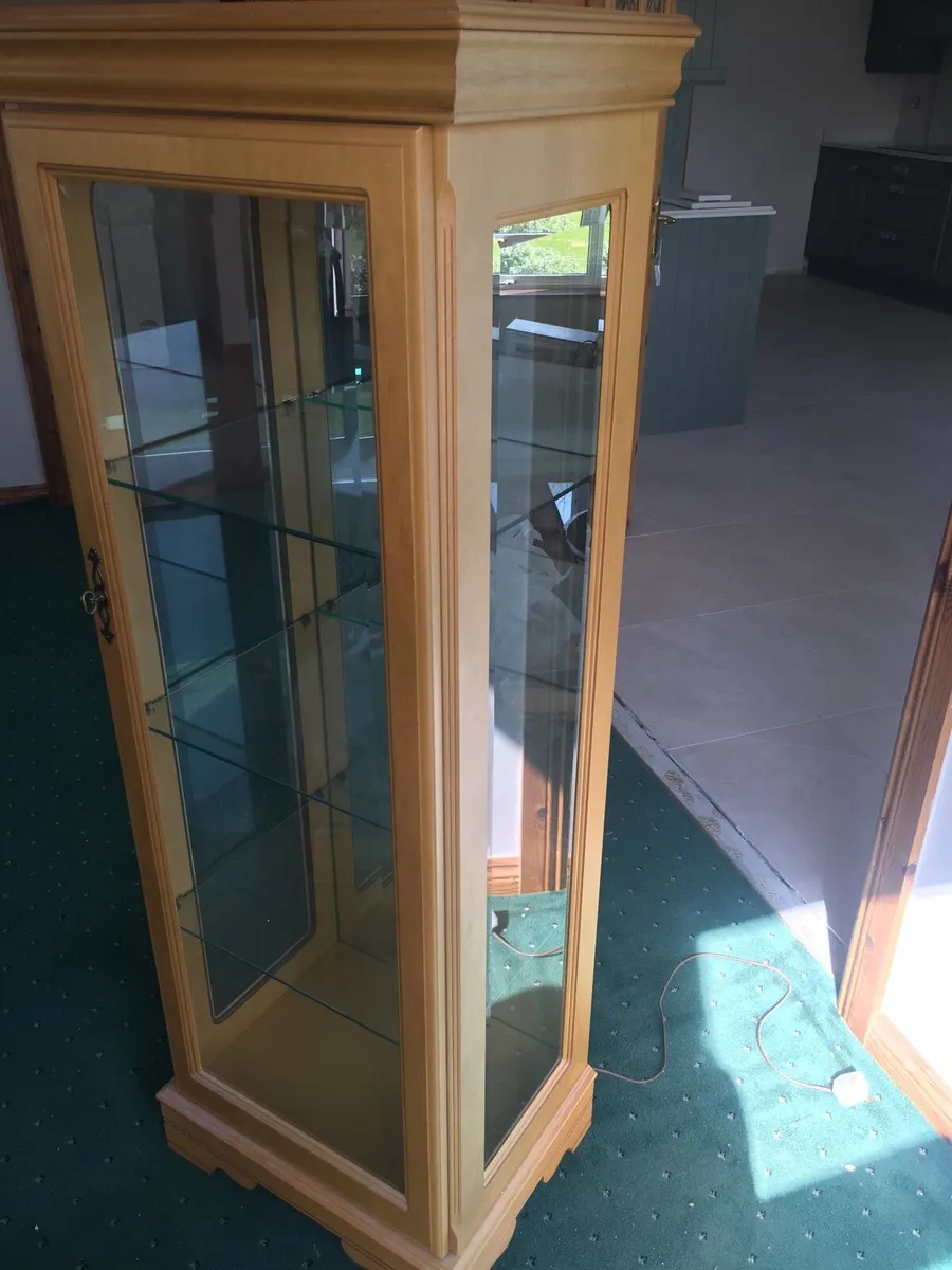 Display cabinet