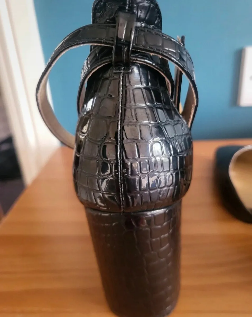 Shoes, dresses, bag bundle - Image 4