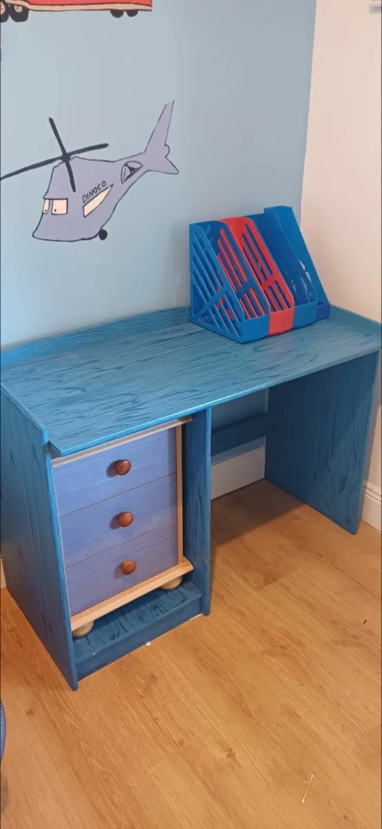Blue kids bedroom/playroom furniture - Image 2