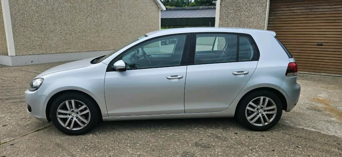 2011 VW Golf 1.6 TDI Highline - Image 3
