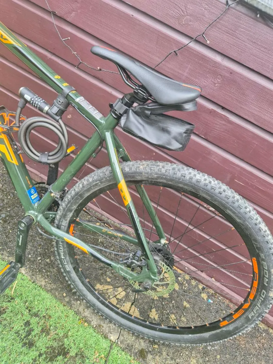 Bicycle and accessories - Image 3
