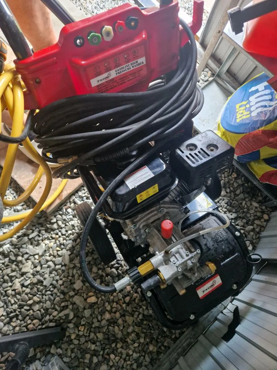 Pacini 7hp petrol washer - Image 2