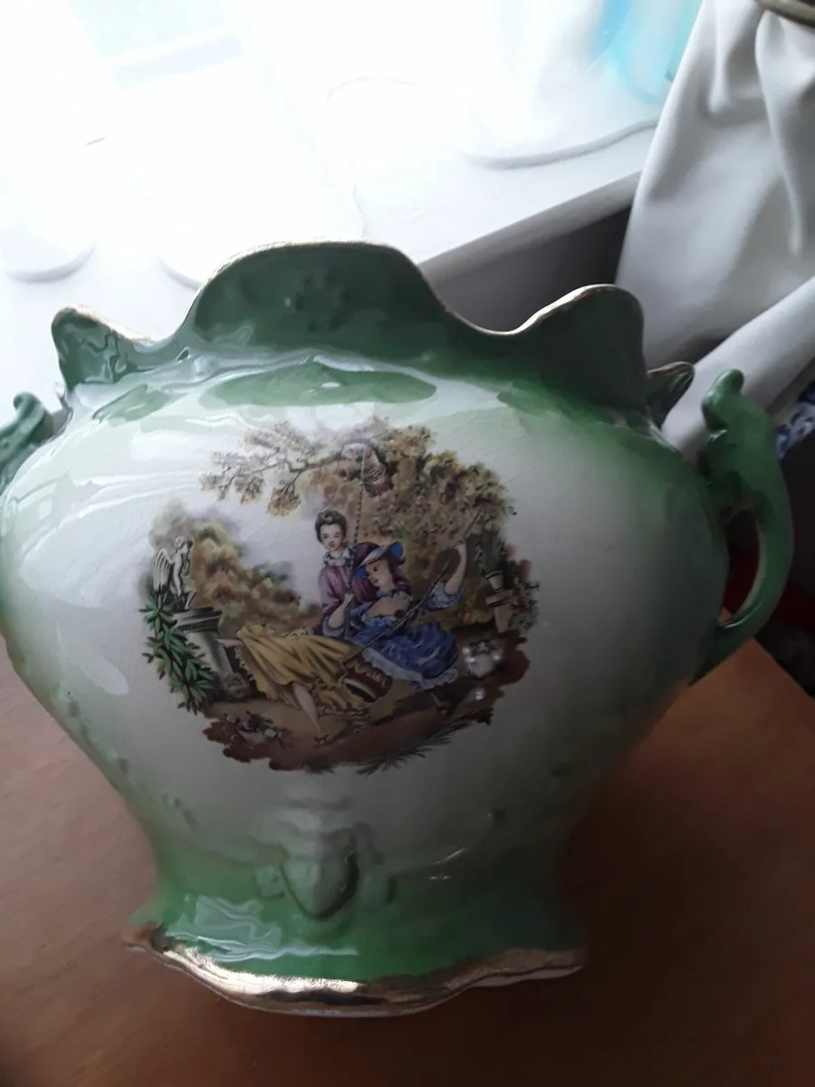 Old vintage flower pot good condition - Image 1