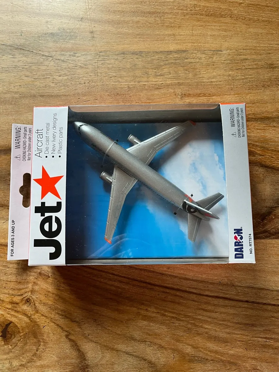 Jetstar A320 Daron Planes Die cast Model - Image 1