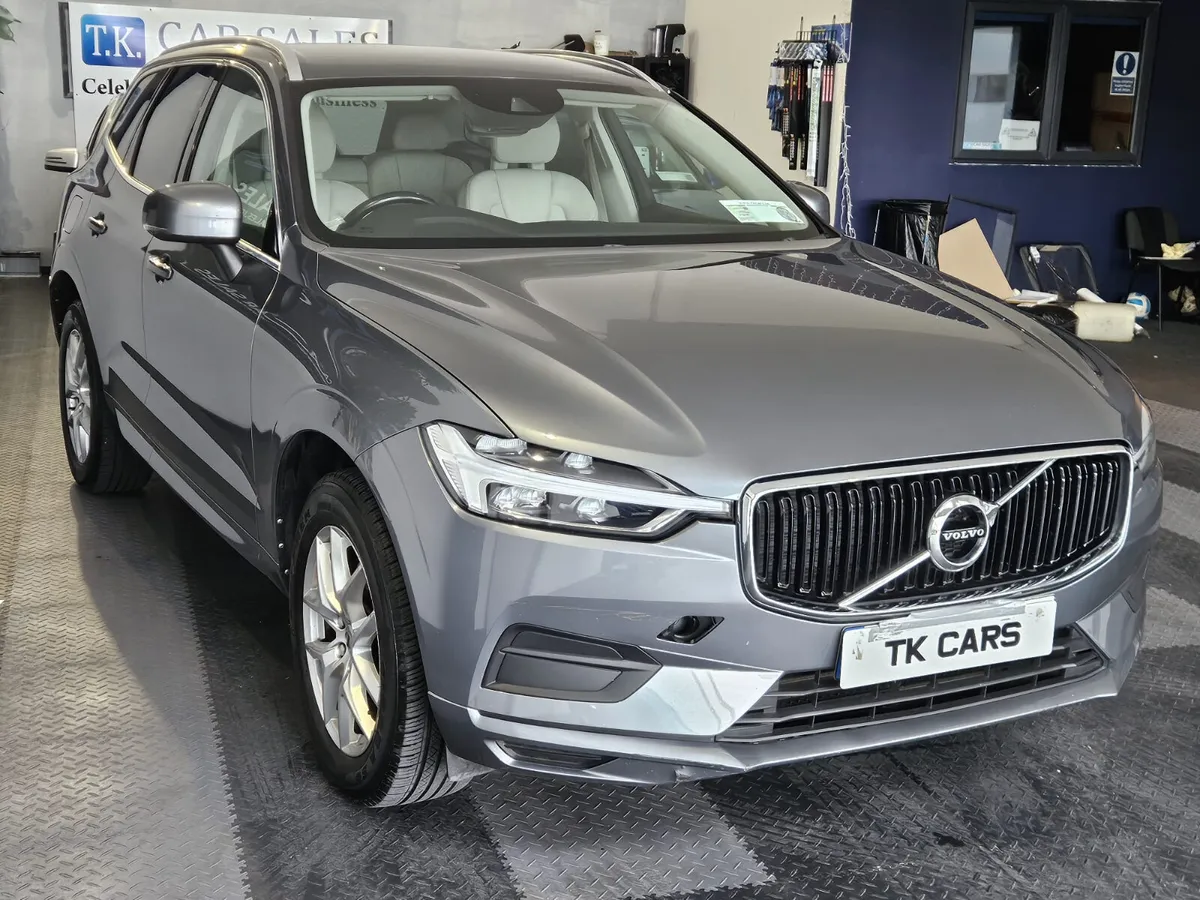 18 VOLVO XC60 MOMENTUM EDITION - Image 2