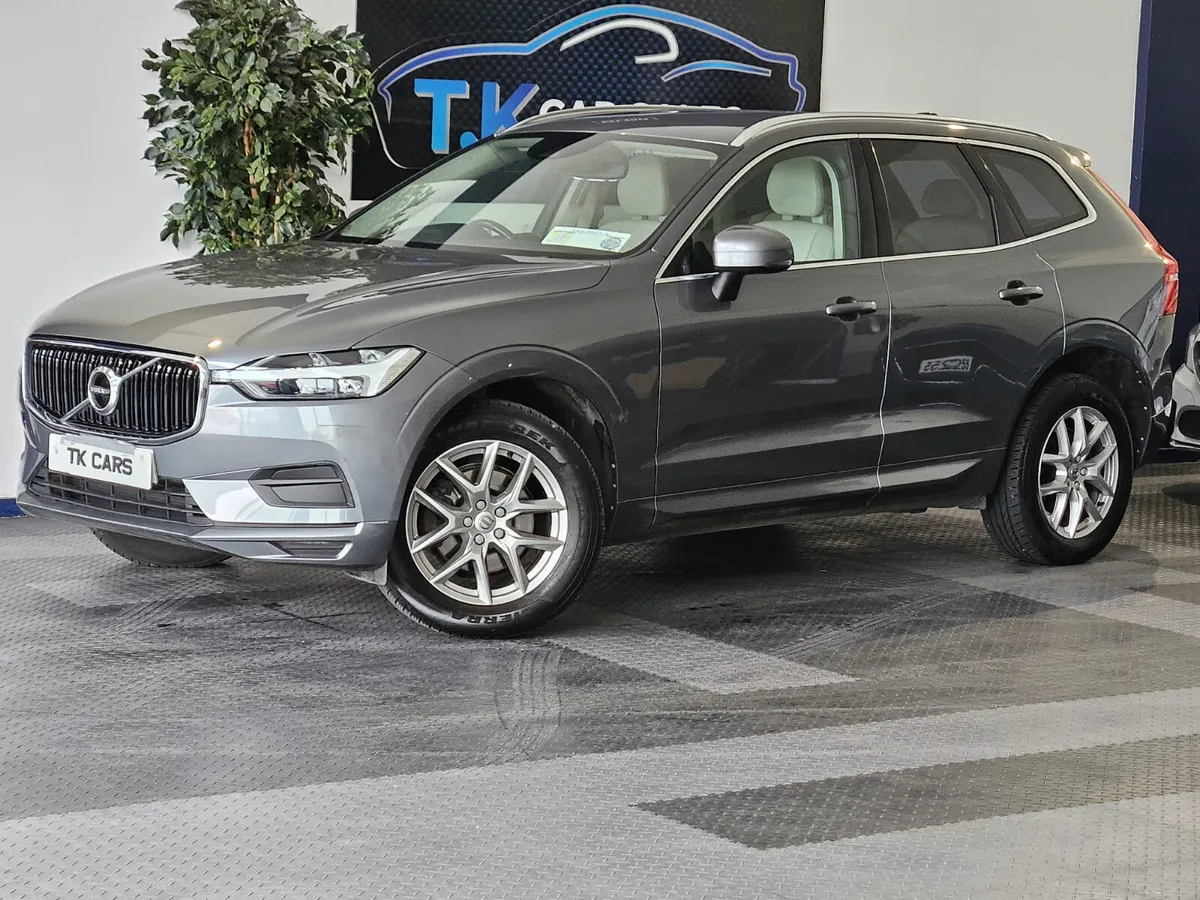 18 VOLVO XC60 MOMENTUM EDITION - Image 1