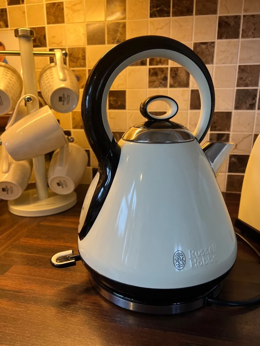 Kettle and toaster - Image 3