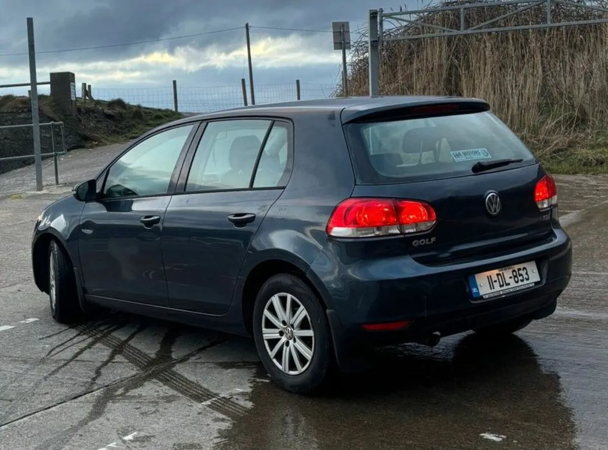Volkswagen Golf 2011 - Image 2