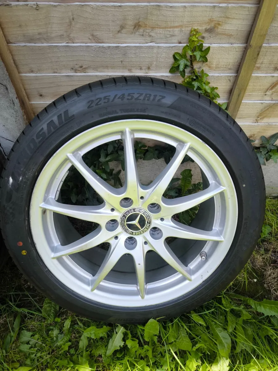 Mercedes alloys wheels C Class 225/45/17 NEW TYRES - Image 2