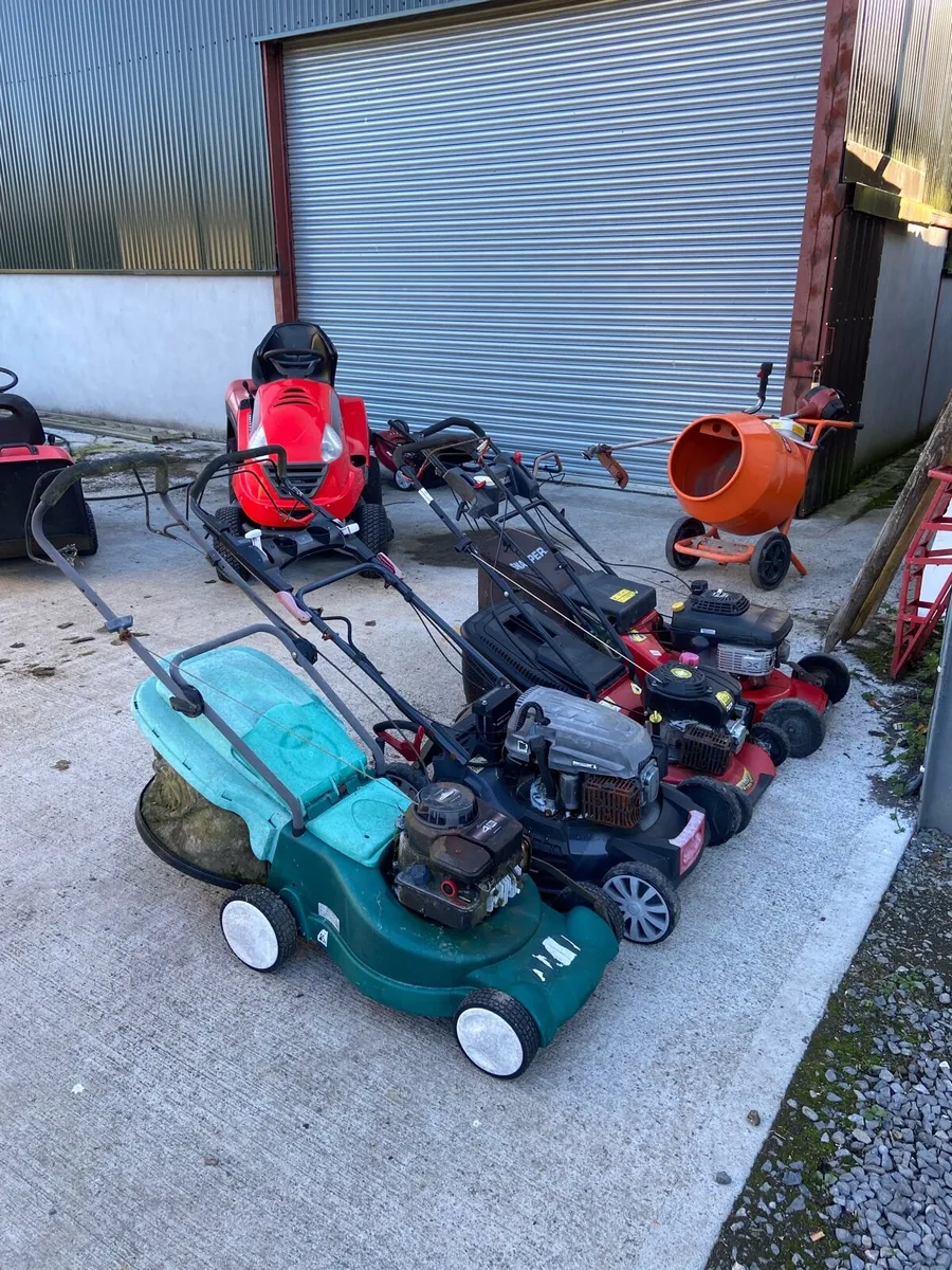 Joblot of lawnmowers - Image 1