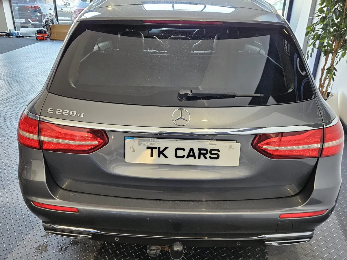 17 MERCEDES BENZ E-CLASS 220 ESTATE SE PREMIUM + - Image 2