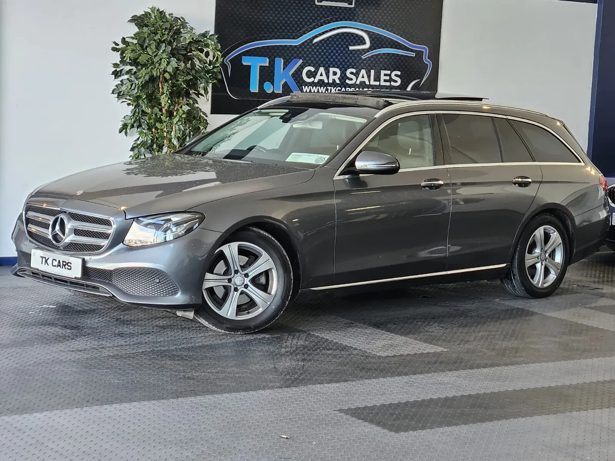 17 MERCEDES BENZ E-CLASS 220 ESTATE SE PREMIUM + - Image 1