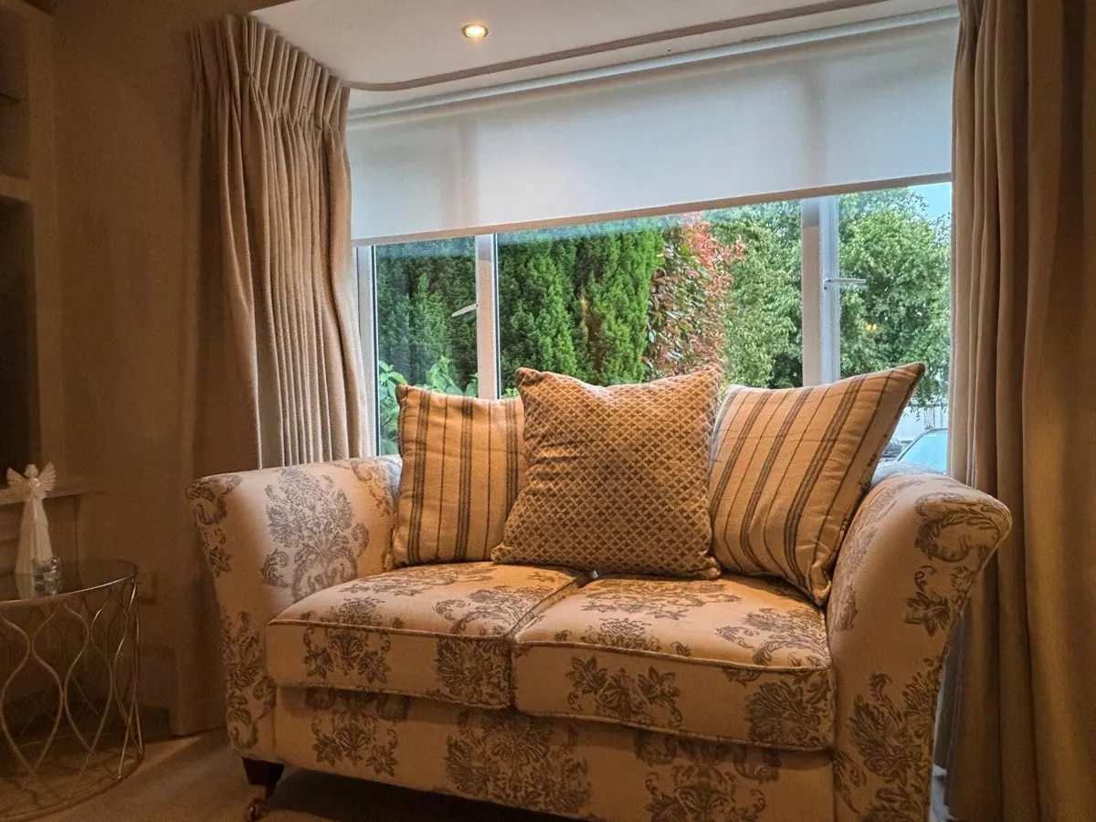 Luxury Suite of furniture 3 seater and 2 seater - Image 3
