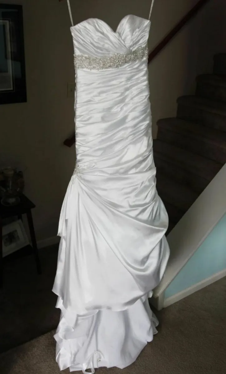 Wedding dress - Image 1