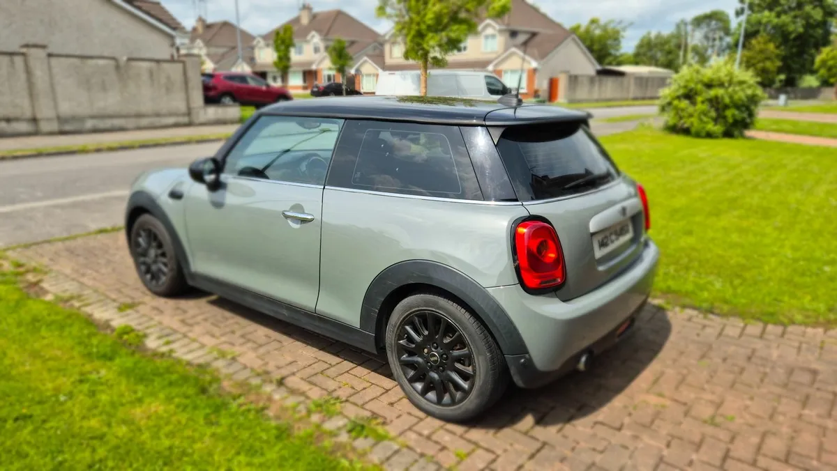 Mini Cooper 2014 - Image 2