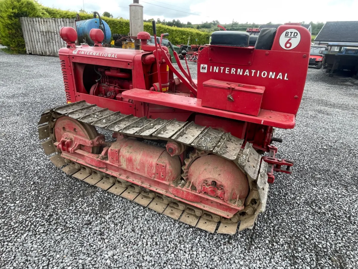 International btd6 crawler tractor - Image 3
