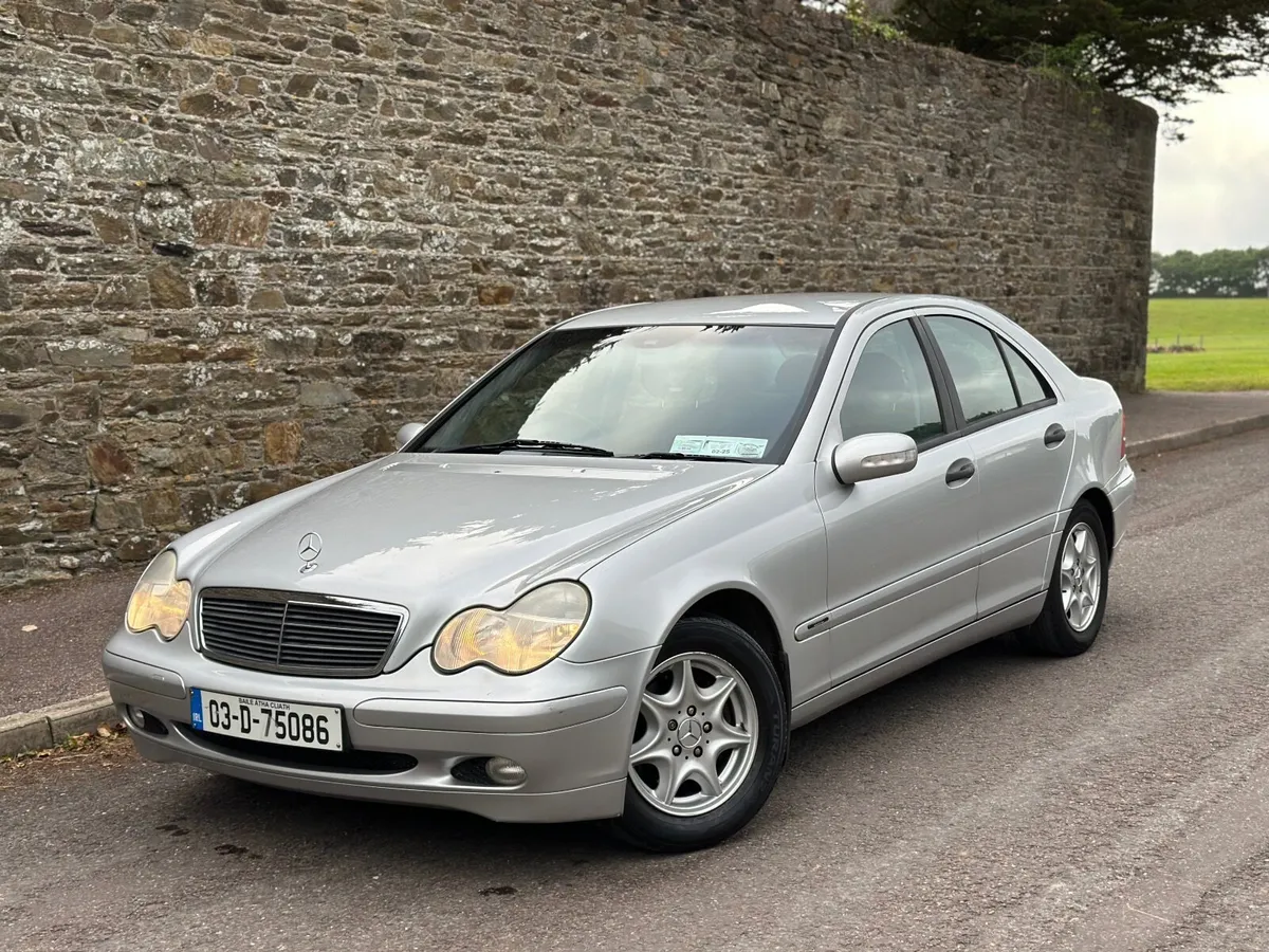 Mercedes-Benz C-Class 2003 - Image 2