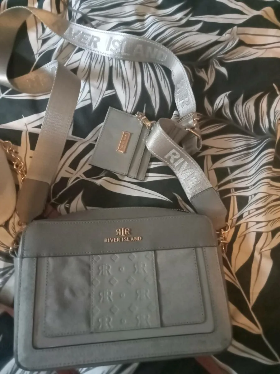 Ladies handbags - Image 1