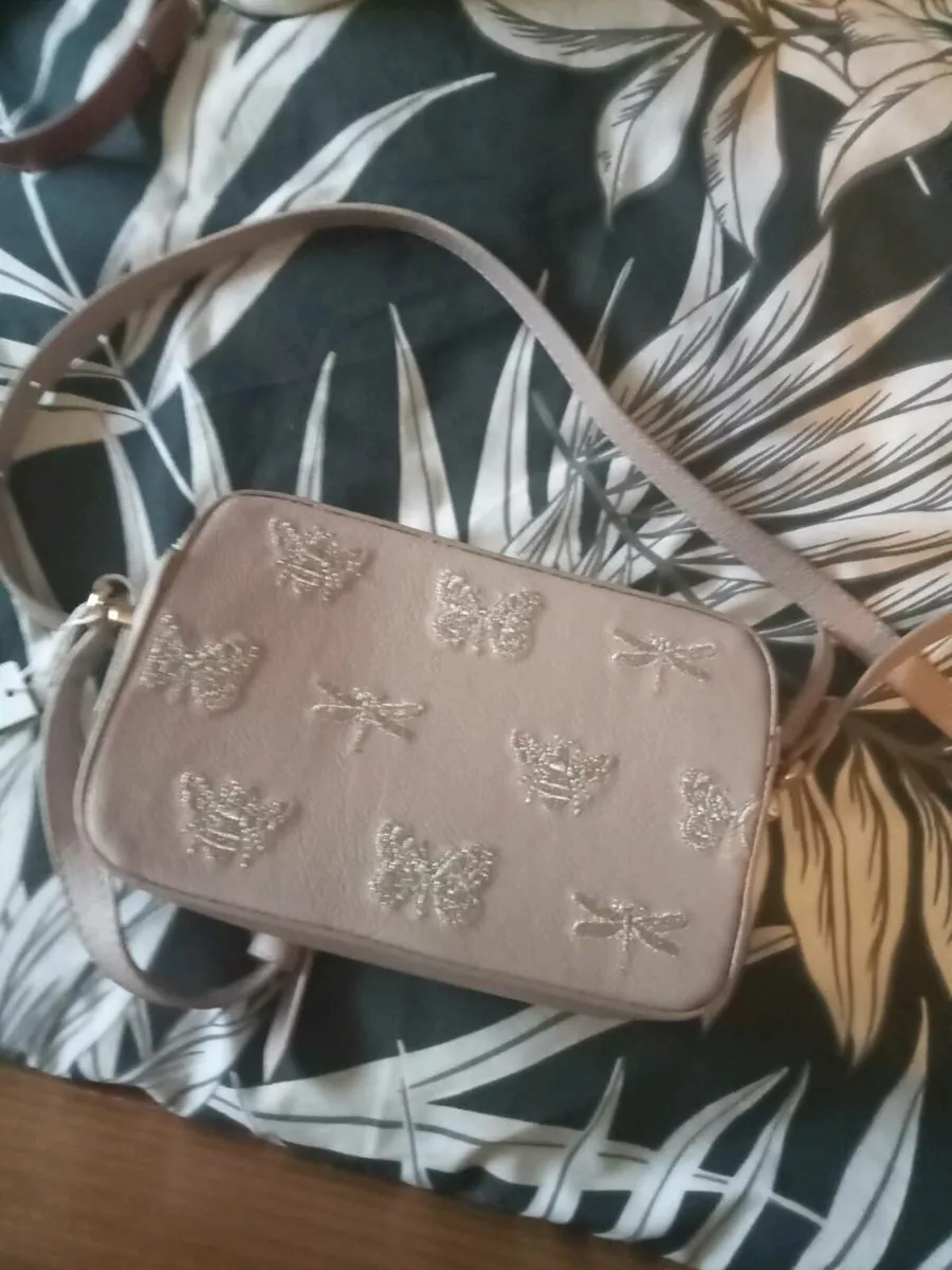 Ladies handbags - Image 3