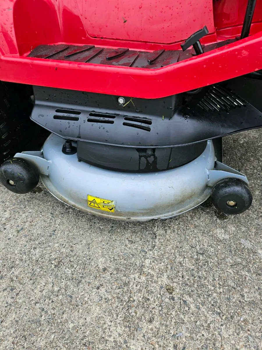 2022 Honda 2417 40 Inch cut - Image 3