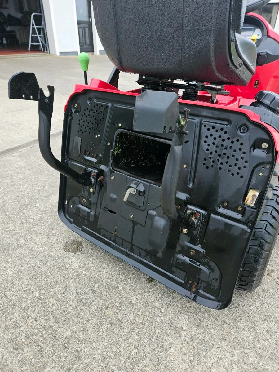 2022 Honda 2417 40 Inch cut - Image 4