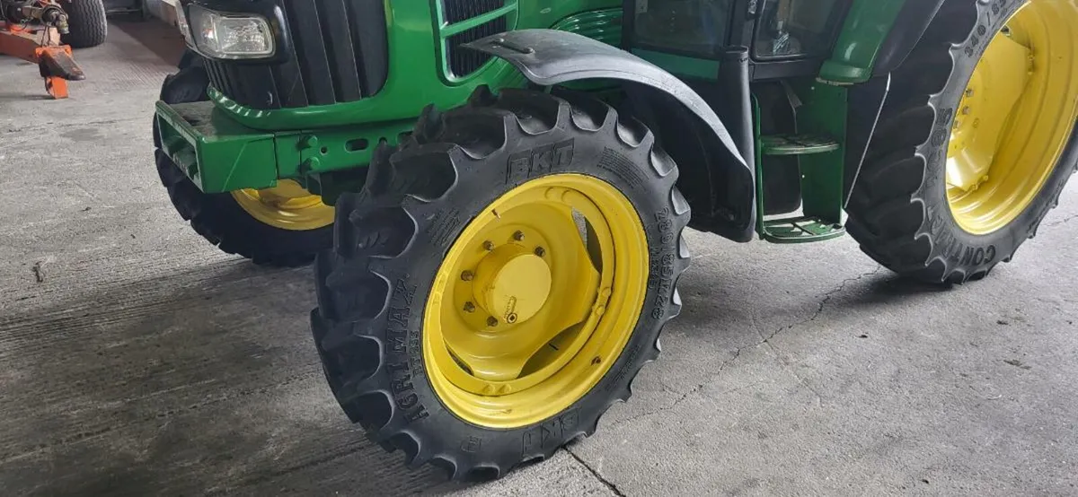 Wheels and tyres - Image 2