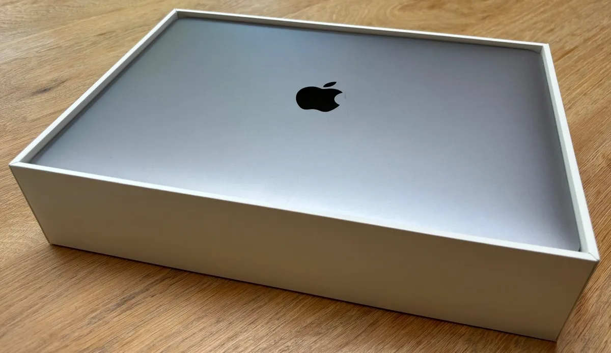 MacBook Air 13” (2018) Retina – i5 / 128GB SSD - Image 2