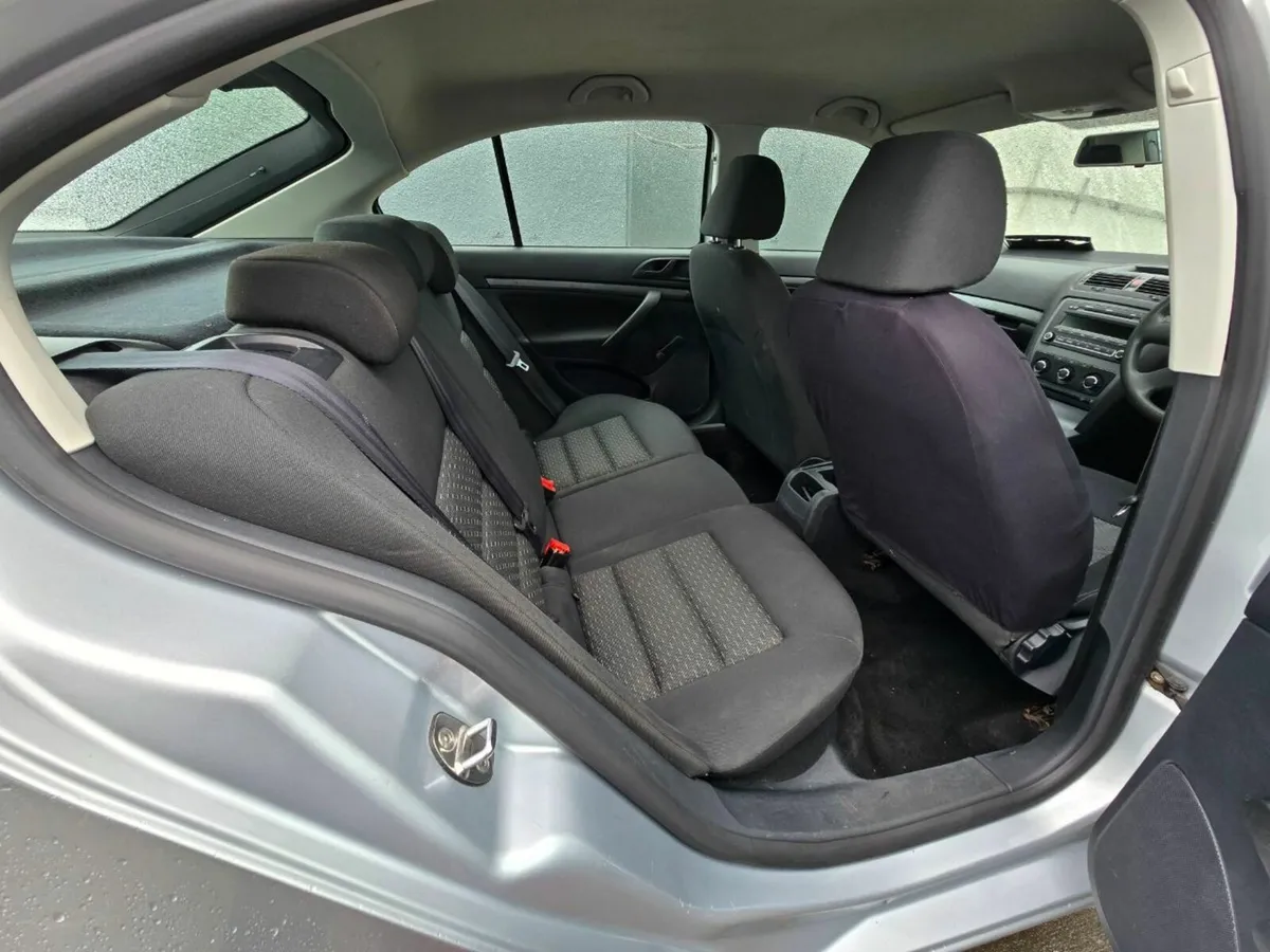 Skoda Octavia 2011. 1.6 diesel - Image 4