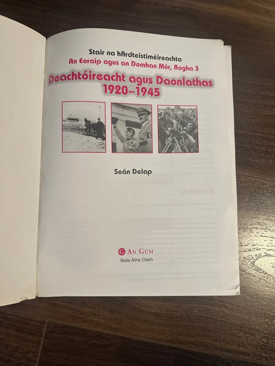Deachtoureacht agus daonlathas schoolbook - Image 2